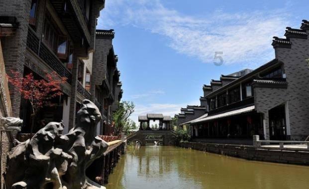 椰子鸡,椰味芬芳、汤清爽口